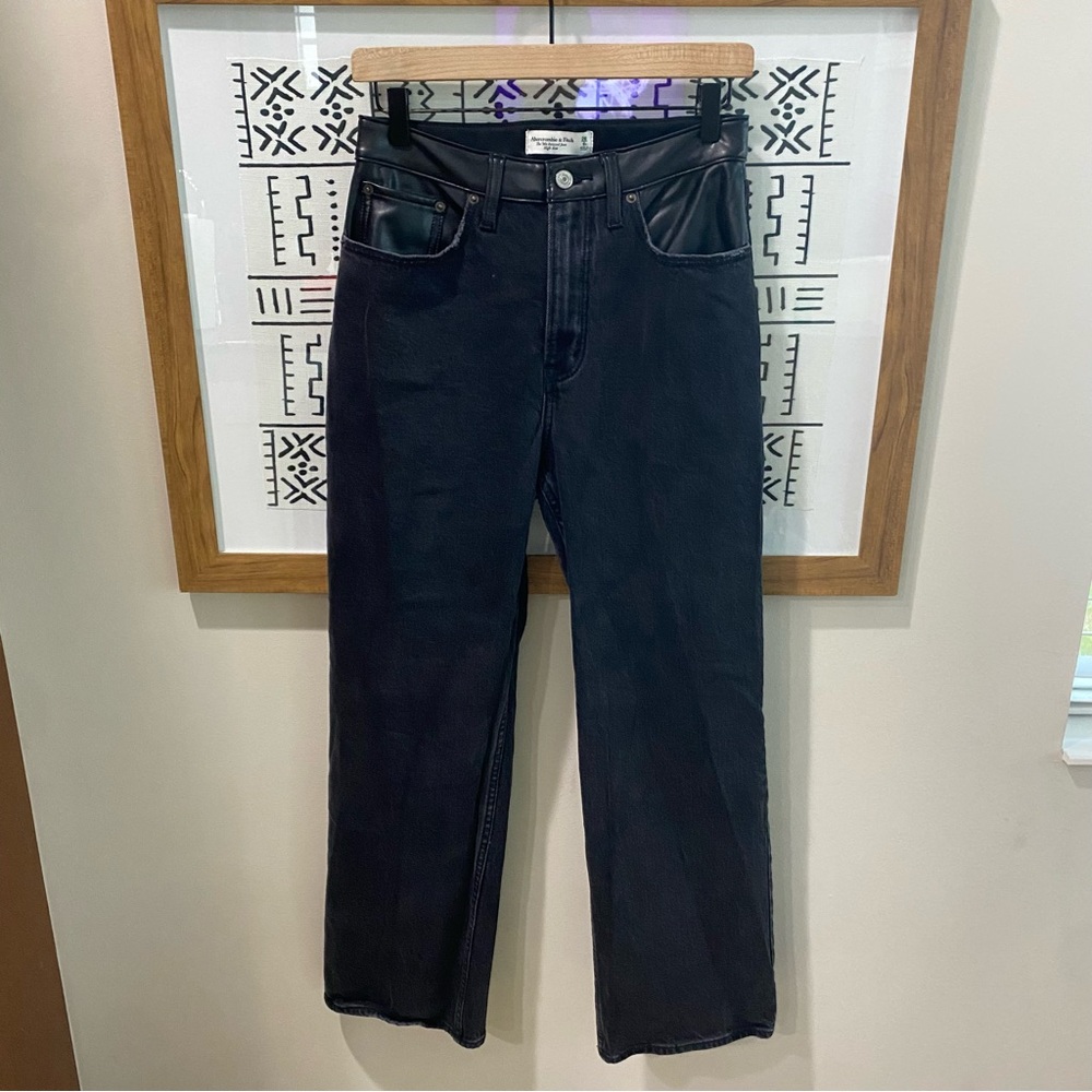 A&F The 90’s Relaxed Jean